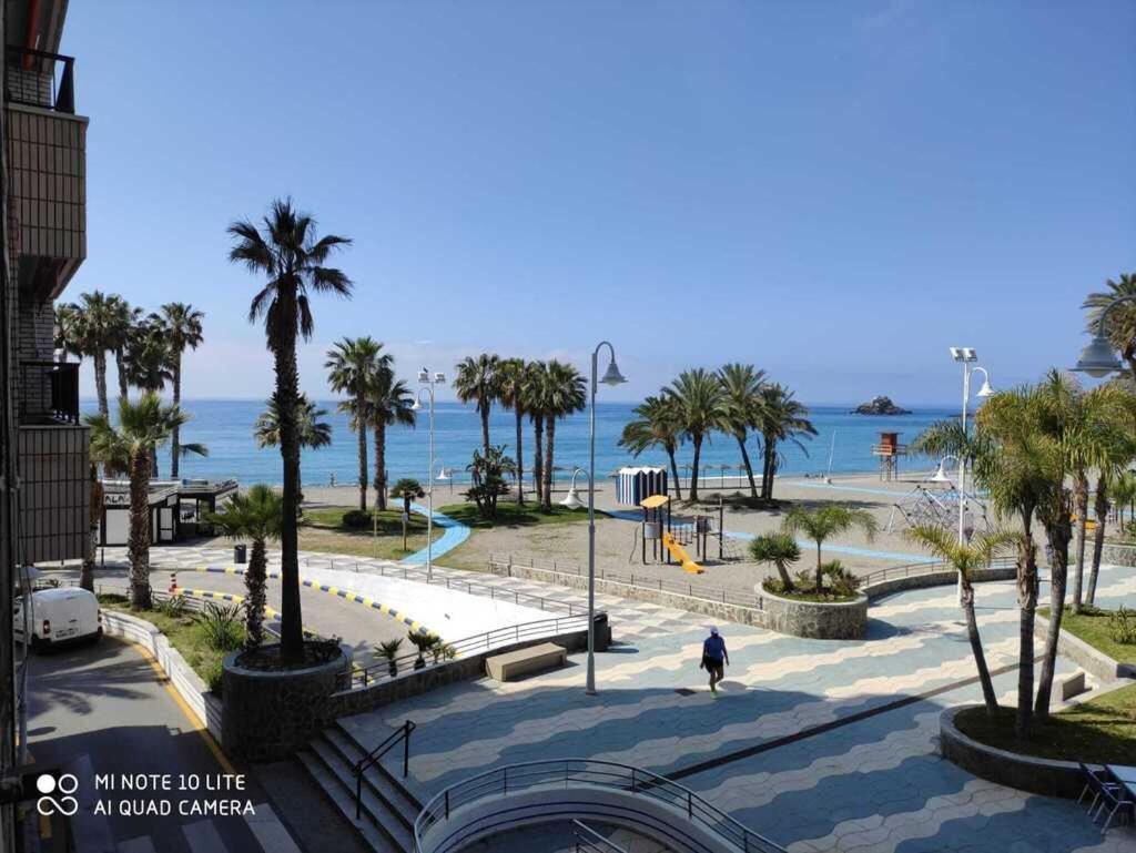 Centro-Primera Linea De Playa Almuñécar Eksteriør bilde